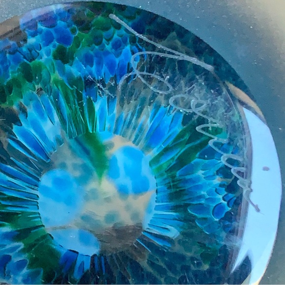 Steven Correia limited edition signed numbered handblo paperweight 1983 - Picture 4 of 6